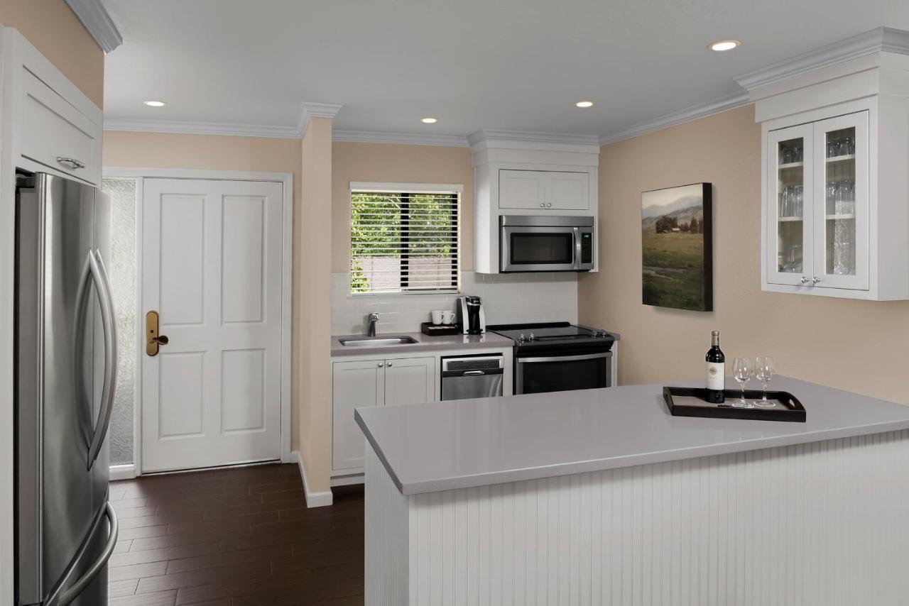 Cottages One Bedroom Suite with Two Double Beds